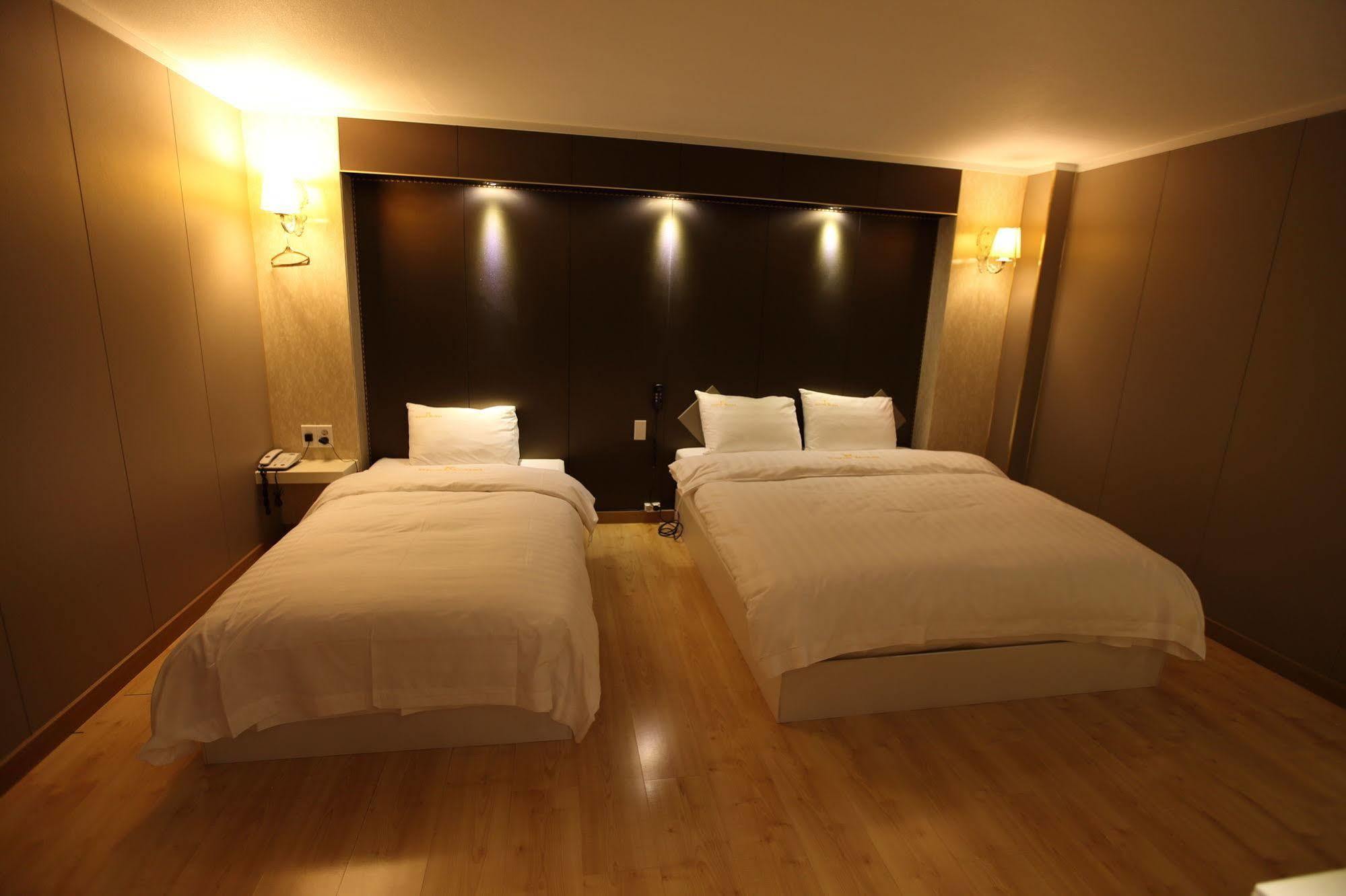 River Hotel Namwon Exterior photo