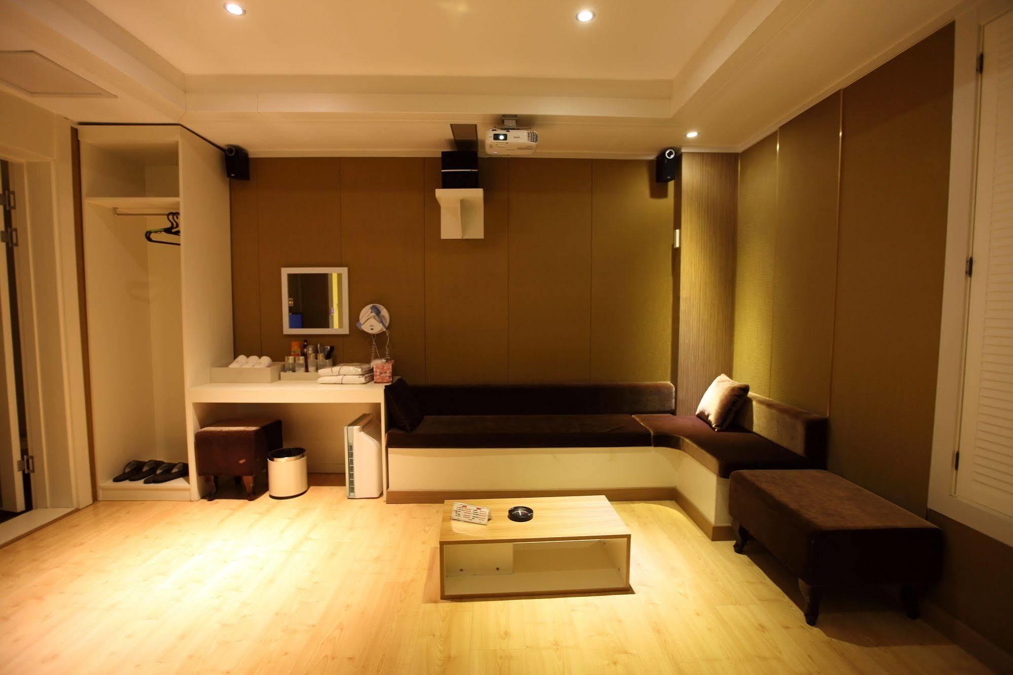 River Hotel Namwon Exterior photo